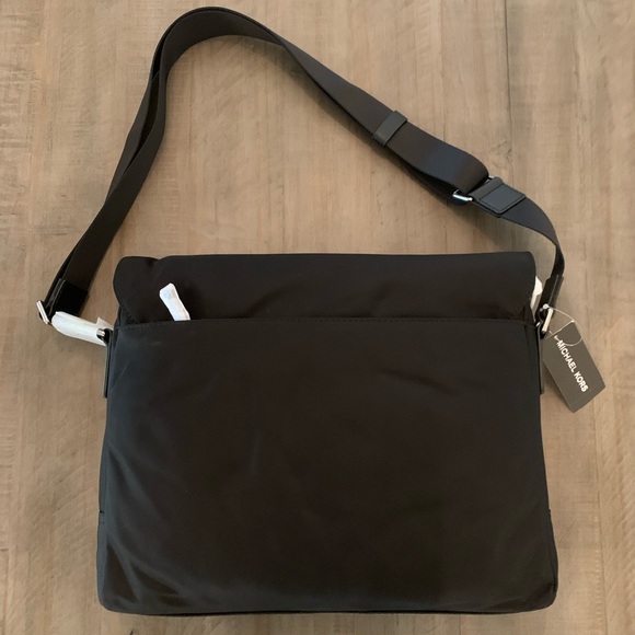 🌟MICHAEL KORS🌟MENS Kent Large Nylon Messenger - Picture 7 of 13